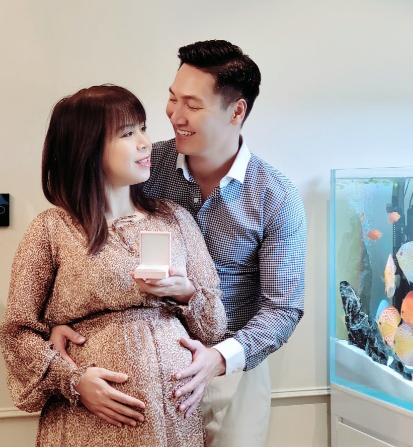 Dàn nam thần VTV chiều vợ bầu cực khéo: Hot boy Nhật Ký Vàng Anh vụng về vẫn lao vào bếp, trùm cuối tặng cả kim cương - 9