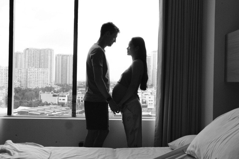 Đẻ con lai với chồng Tây, cô giáo Hồ Ngọc Hà sau sinh da mượt dáng xinh, cảnh tập thể dục khiến người xem nín thở - 8