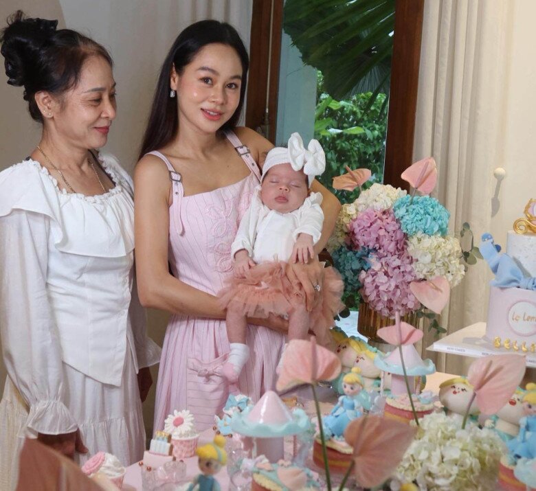 Đẻ con lai với chồng Tây, cô giáo Hồ Ngọc Hà sau sinh da mượt dáng xinh, cảnh tập thể dục khiến người xem nín thở - 3