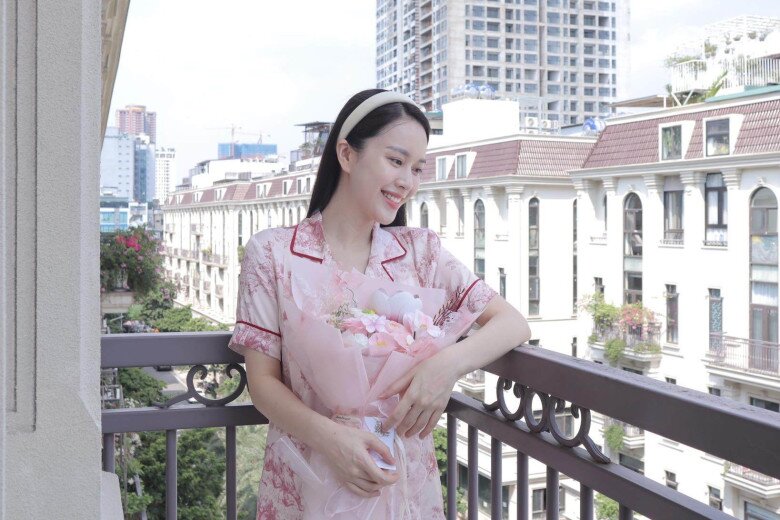 Tham gia A80 sau 1 tháng ở cữ, MC VTV gây sốt vì quá xinh, nói là mẹ hai con chẳng ai tin - 4