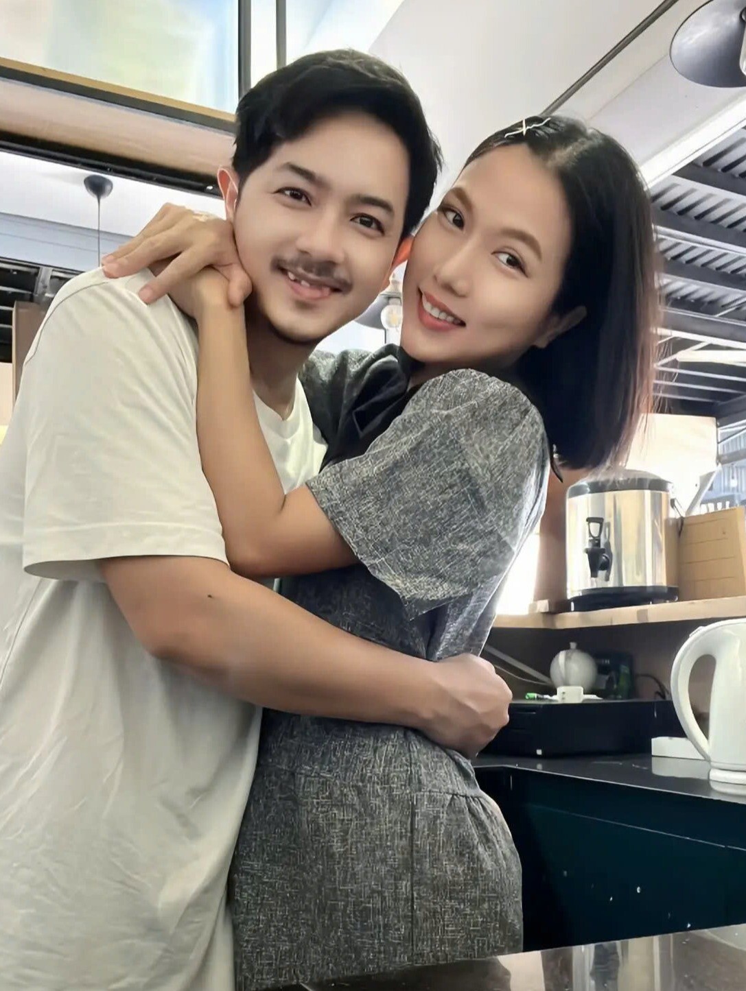 Diễn viên &#34;Ải trần gian&#34; mang bầu với chồng thứ 2, xưa ở biệt thự 1000m2 giờ bế bụng chuyển ra nhà trọ đơn sơ - 5