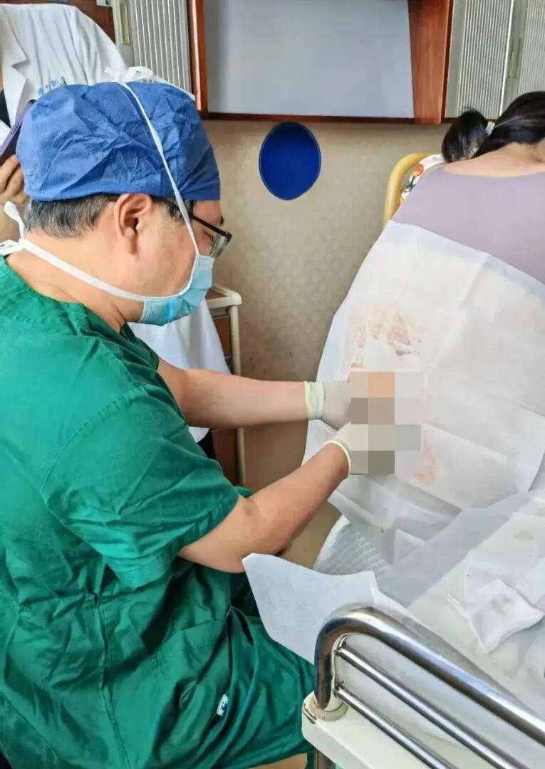 Ca sinh thường hiếm gặp của sản phụ nặng 134kg nhờ kỹ thuật y tế đáng nể phục - 2