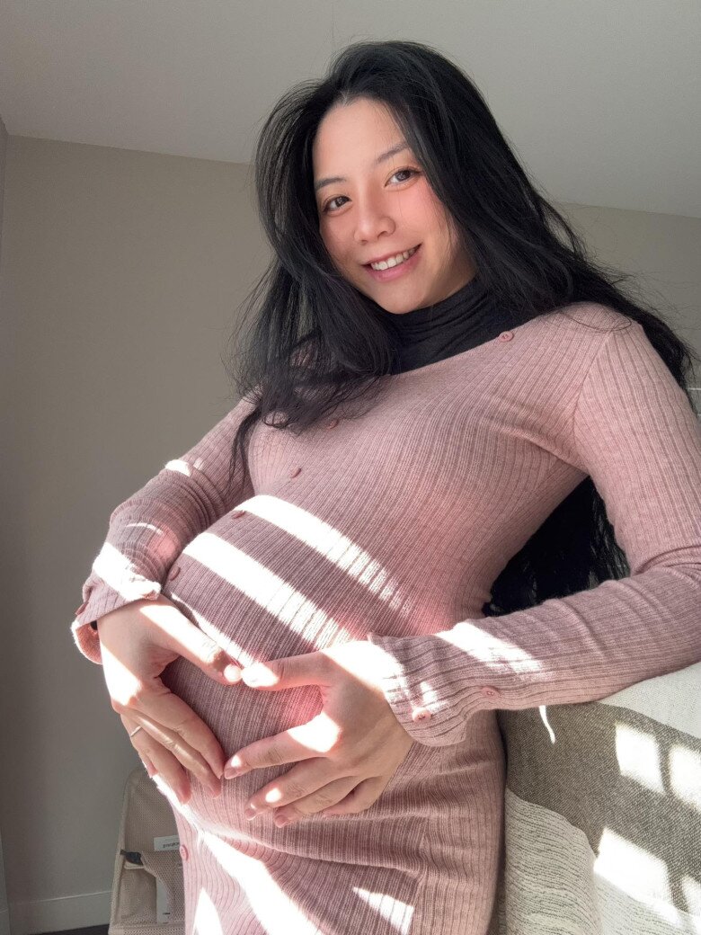 Hot girl Hà Nội gia thế “khủng” vượt cạn thành công ở Úc, bà ngoại trẻ đẹp là cô hiệu phó hot nhất MXH rạng rỡ bồng bế cháu - 6