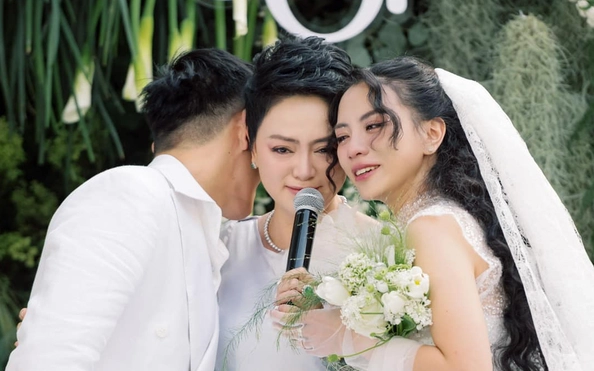 Hot girl Hà Nội gia thế “khủng” vượt cạn thành công ở Úc, bà ngoại trẻ đẹp là cô hiệu phó hot nhất MXH rạng rỡ bồng bế cháu - 5