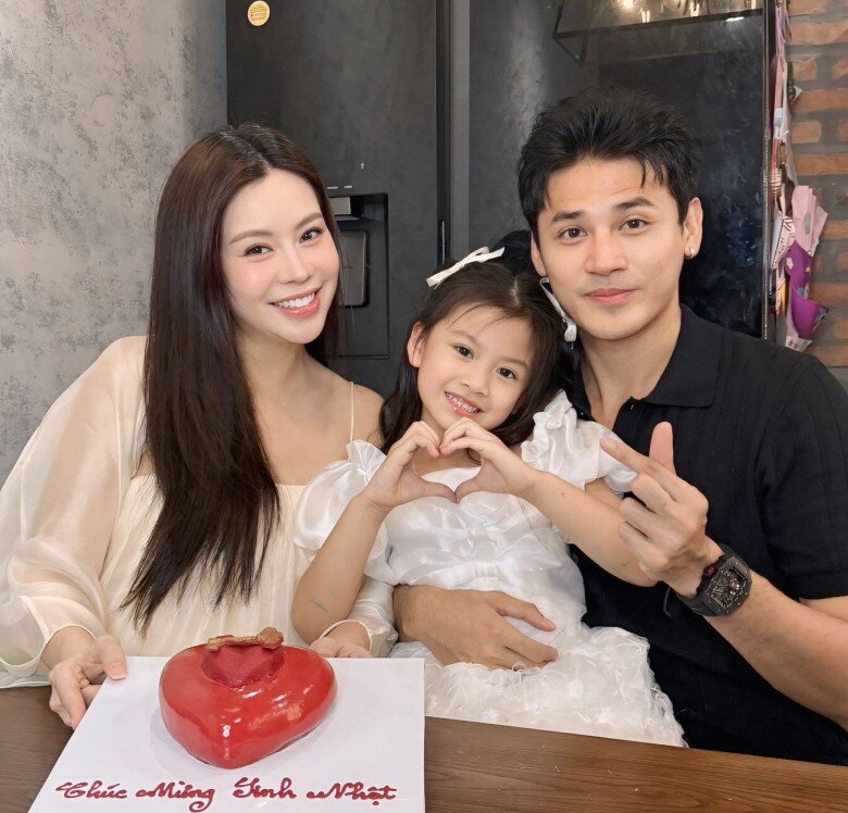 Dàn người đẹp Việt sinh con với chồng là nam thần Vbiz: Thúy Diễm, Ngọc Ánh có con quốc tịch Mỹ, vợ Quang Tuấn càng bầu càng xinh - 3