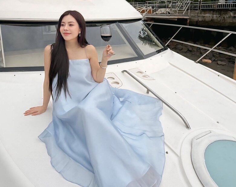 2 người đẹp Việt cùng lên bàn đẻ vào tháng 10: Chị đẹp U40 qua 2 lần bầu vẫn đẹp mơn mởn, hot không kém dâu hào môn - 7