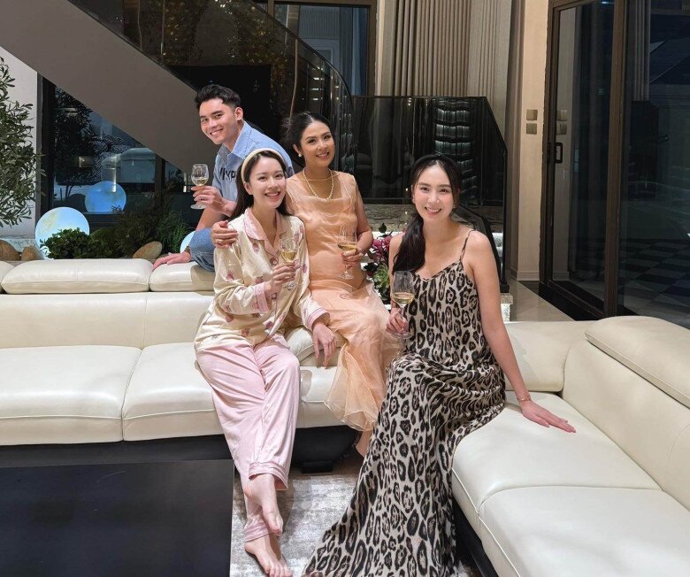 MC là “mẹ 2 con” trẻ xinh nhất VTV khoe dáng nuột sau 1 tháng sinh con, visual như thần tiên tỷ tỷ khiến dân tình mê đắm - 7
