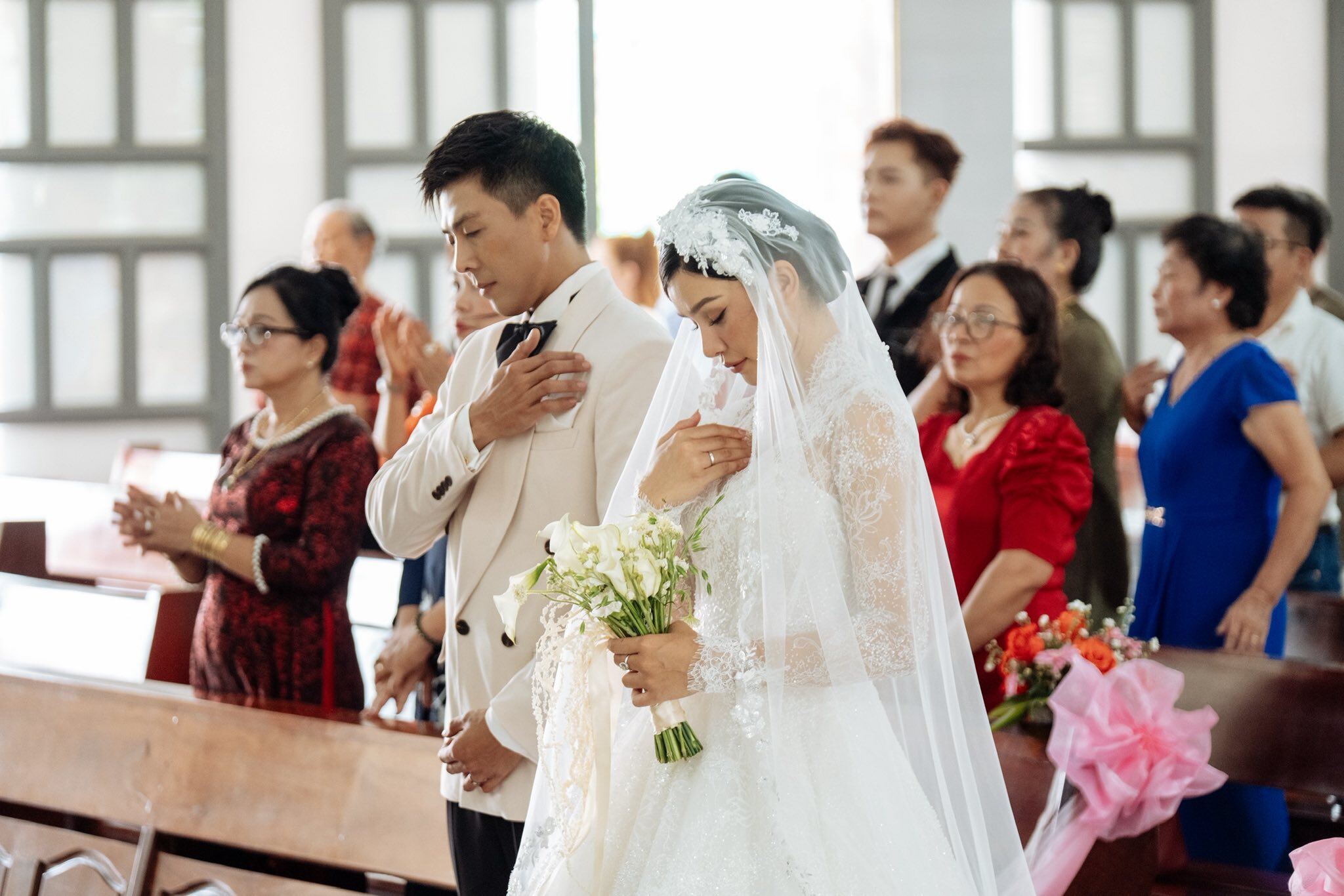 Xin vía H&#39;Hen Niê, &#34;chân dài&#34; Hà Nội vỡ oà thông báo mang bầu - 4