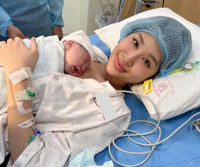 Người mẫu Phạm Thư thông báo hạ sinh con trai đầu lòng, “cục kim cương nhỏ” lộ diện đáng yêu, được bố mẹ đặt tên cực hay - 1