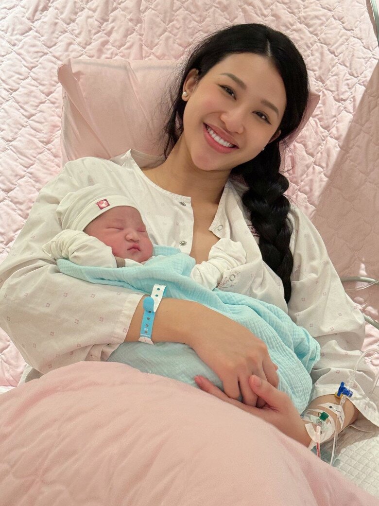 Người mẫu Phạm Thư thông báo hạ sinh con trai đầu lòng, “cục kim cương nhỏ” lộ diện đáng yêu, được bố mẹ đặt tên cực hay - 3