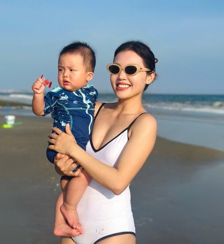 Nữ ca sĩ rời showbiz đẻ 2 con với diễn viên Quang Tuấn, U40 diện đồ tắm đẹp mướt mắt, xin &#34;buông tha&#34; 1 chuyện sau sinh - 2