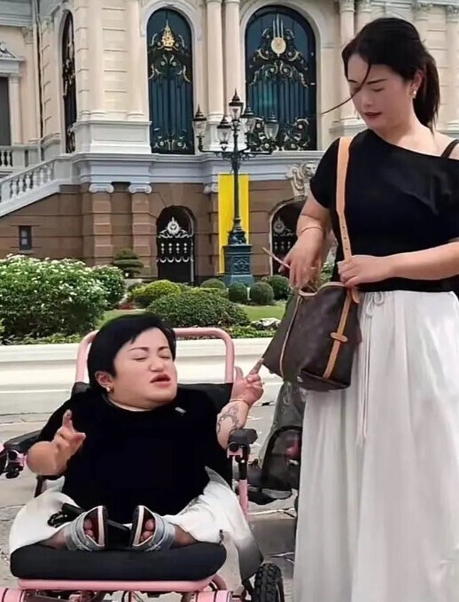 Nữ CEO khuyết tật gần 10 triệu người theo dõi sang Thái Lan làm IVF ở tuổi 35, được chồng điển trai quấn quýt không rời - 5