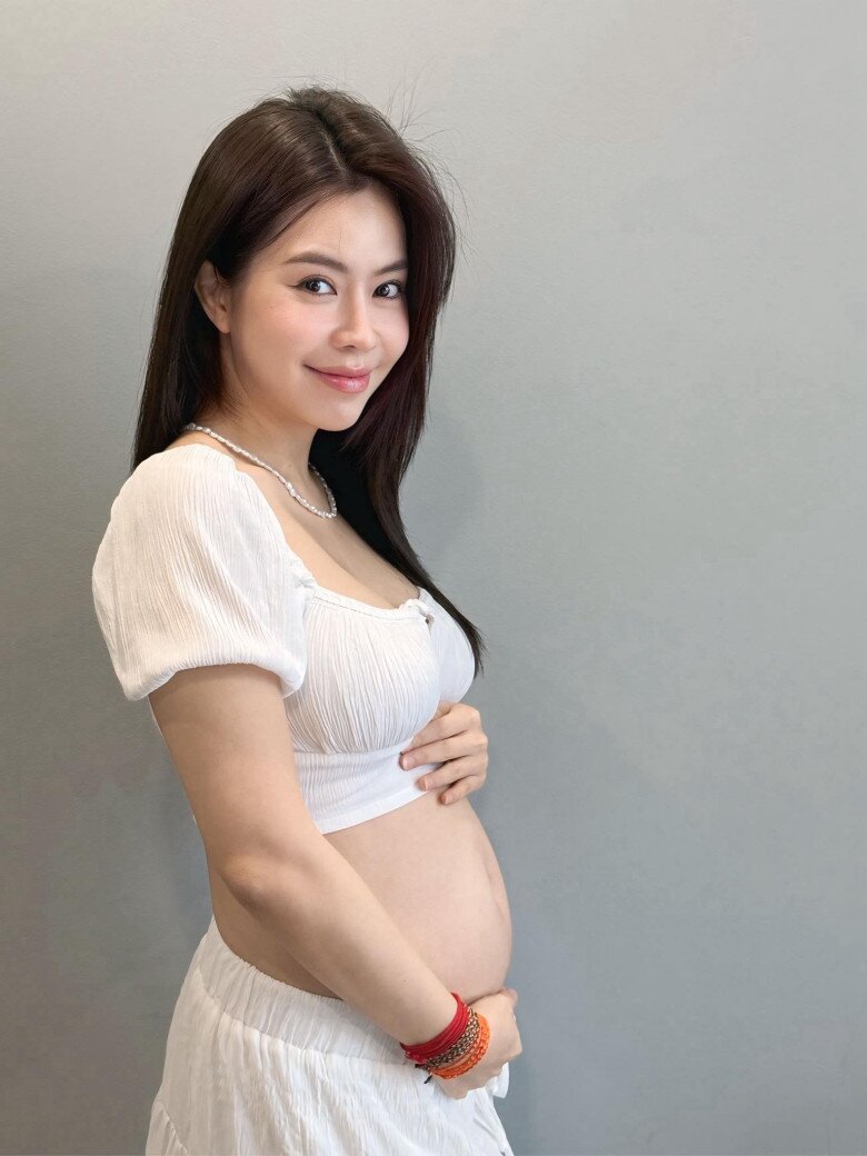 Nữ diễn viên Việt hỏi ý bạn trai đóng cảnh nóng, bầu 6 tháng không dám khoe bụng vì sợ bị la, em bé có máu dancer dù chưa chào đời - 3