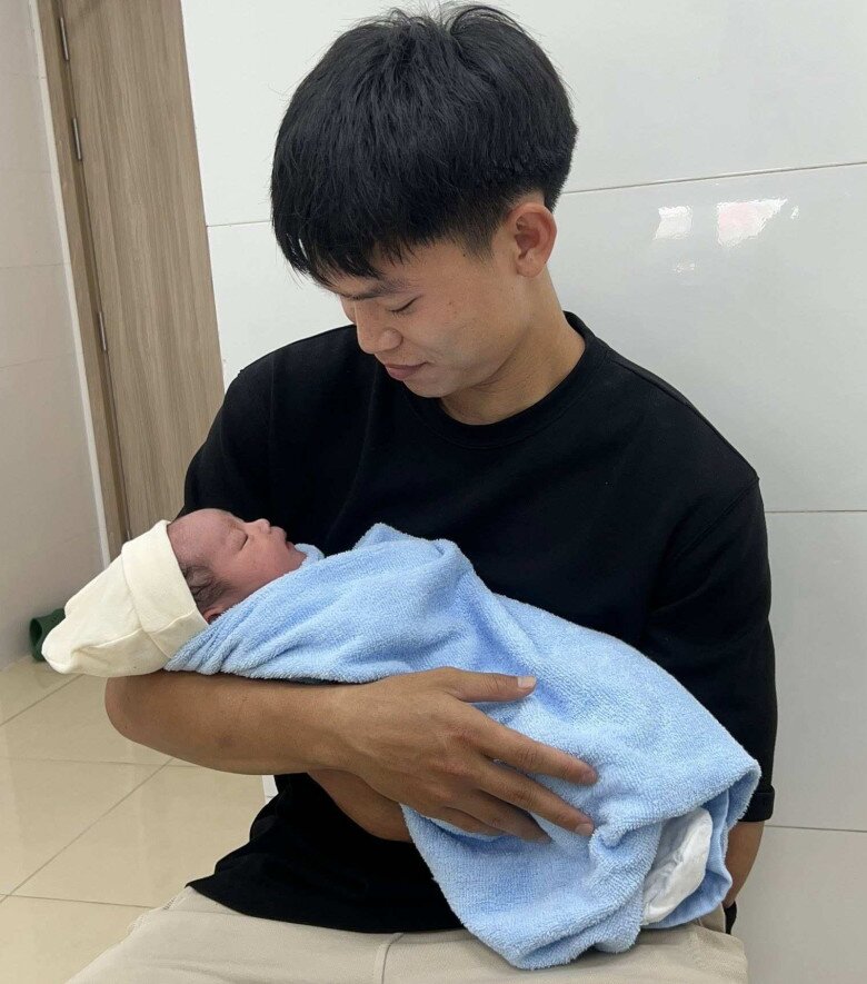Sau khi yêu lại người cũ và đón quý tử, bà xã Hồ Văn Cường khoe dáng cực phẩm hậu sinh nở - 3