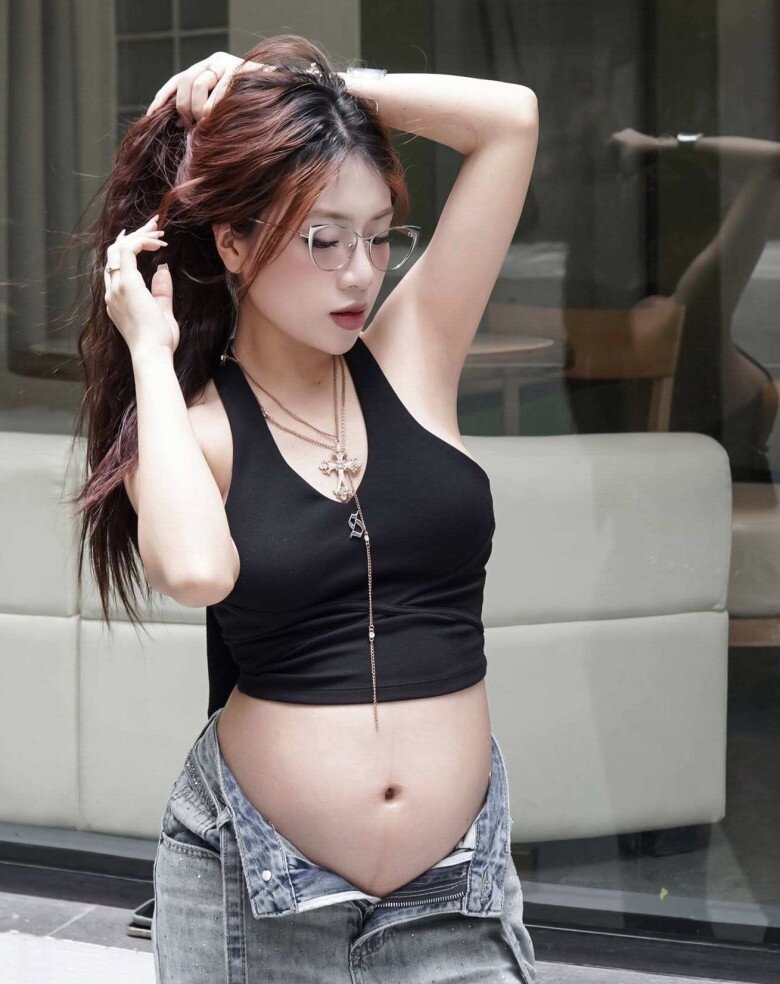 Rời màn ảnh sau khi làm dâu hào môn, hot girl 10X Phú Thọ khoe bụng bầu 7 tháng đẹp phát hờn - 3