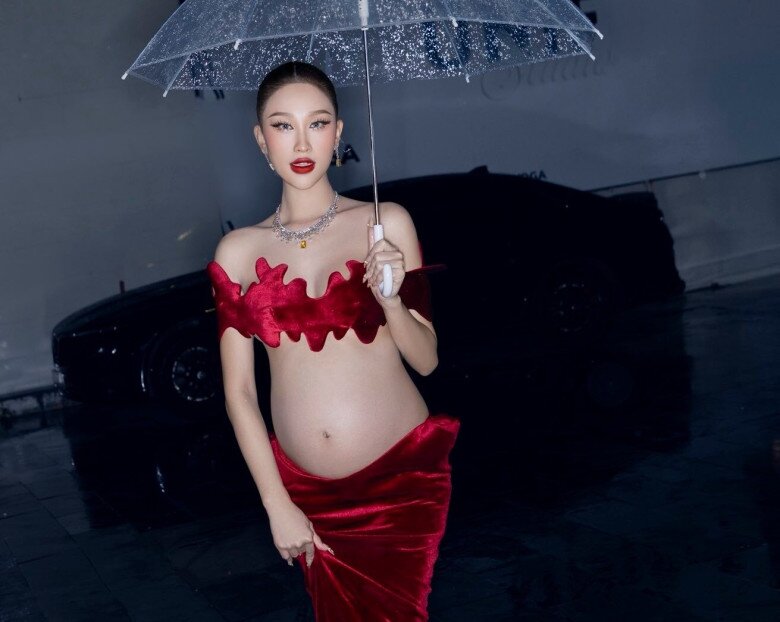 Phạm Thư quẩy tưng bừng trong viện để quên cơn đau đẻ, vẫn giữ nguyên thái độ với người chồng bí mật - 5