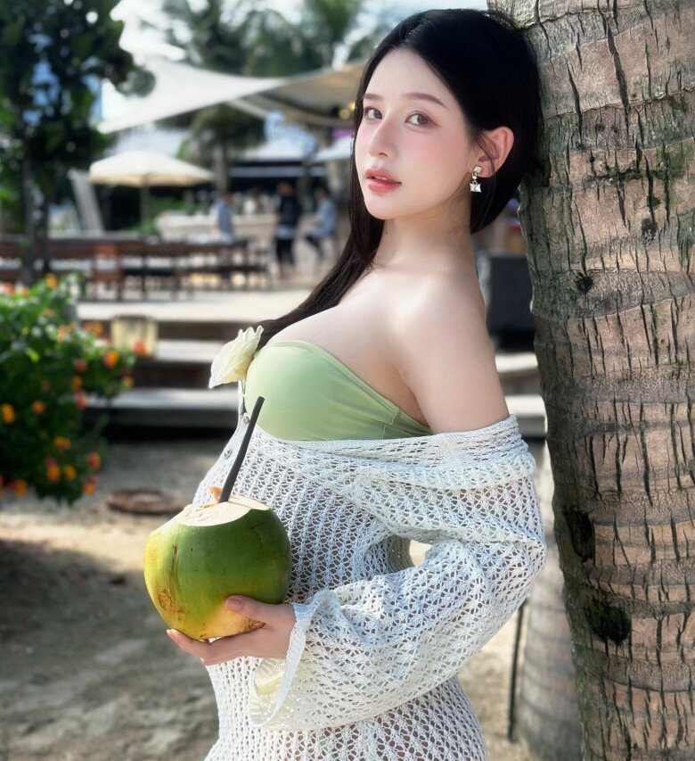 Vợ hot girl của diễn viên Trọng Lân VTV vượt cạn mẹ tròn con vuông, bé trai có 2 má lúm đồng tiền như “sao y” từ bố - 8