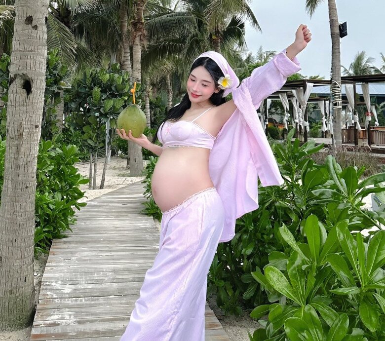 Vợ hot girl sắp đẻ, nam thần VTV chuẩn bị 1 xe tải đầy ắp đồ dùng cho mẹ và bé, chồng Ngô Thanh Vân nay đã có đối thủ - 5
