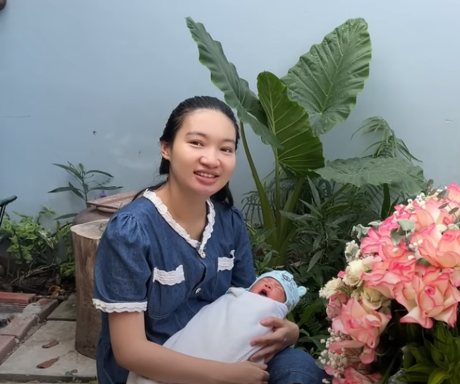 Vợ sao Việt về dáng đẹp bất bại sau sinh: Hot girl Cà Mau gây nhức mắt với đồ xuyên thấu, vợ trẻ Quang Minh được chồng thưởng nóng - 2
