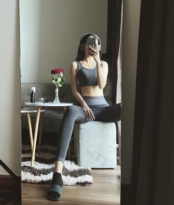 Vợ sao Việt về dáng đẹp bất bại sau sinh: Hot girl Cà Mau gây nhức mắt với đồ xuyên thấu, vợ trẻ Quang Minh được chồng thưởng nóng - 9