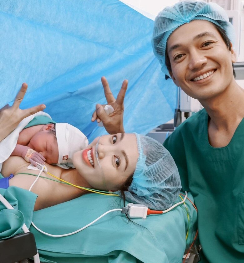 Dàn người đẹp Việt sinh con với chồng là nam thần Vbiz: Thúy Diễm, Ngọc Ánh có con quốc tịch Mỹ, vợ Quang Tuấn càng bầu càng xinh - 14