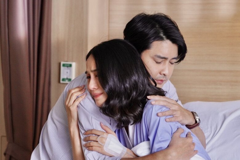 Quyết làm mẹ đơn thân, tôi một mình đi đẻ rồi chết lặng khi thấy người đàn ông bế con gái mình - 2