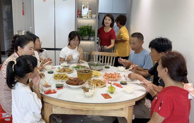 Cho cháu nội, cháu ngoại 50 triệu sau thi đại học, phản ứng khác biệt của hai đứa khiến tôi lạnh lòng - 2
