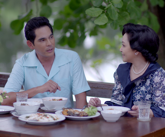 Chồng ngày nào cũng mang canh đến cho mẹ vợ, tôi sinh nghi theo dõi rồi nhũn chân với cảnh trong bếp - 1