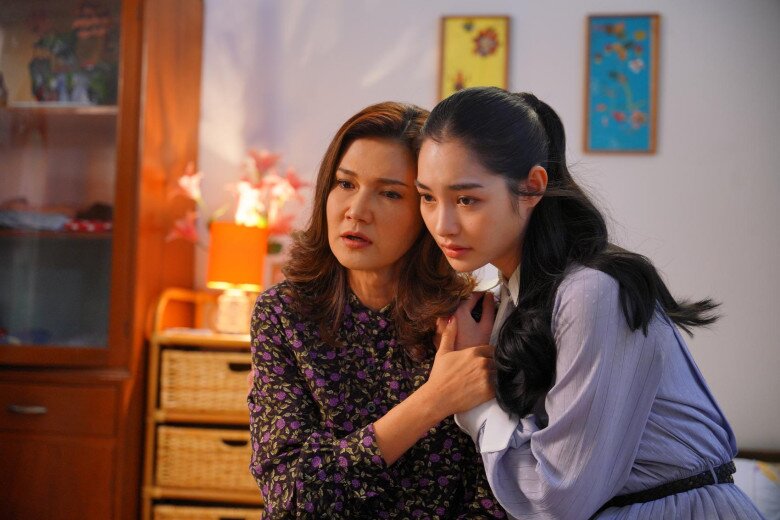 Lần đầu gặp mặt bạn trai của con gái, mẹ tôi ôm ngực rồi quỳ sụp xuống khóc nức nở - 2