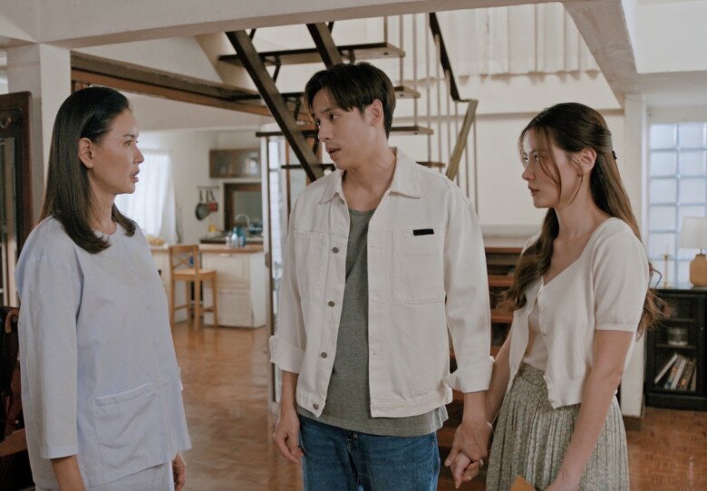 Lần đầu gặp mặt bạn trai của con gái, mẹ tôi ôm ngực rồi quỳ sụp xuống khóc nức nở - 1
