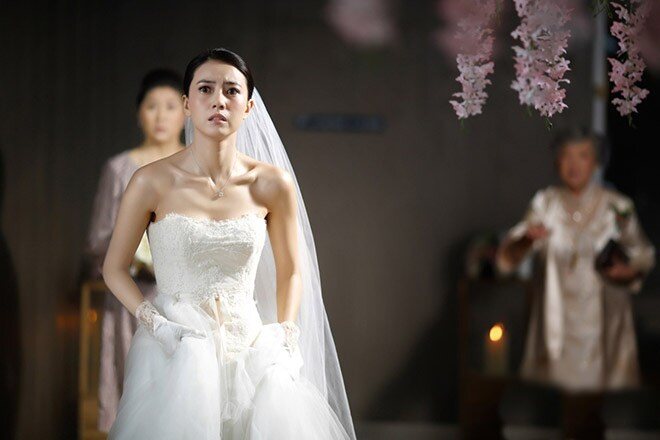 Ngày tái hôn, mẹ chồng cũ bất ngờ xuất hiện, bà nói một câu khiến cả hôn trường lặng đi - 2