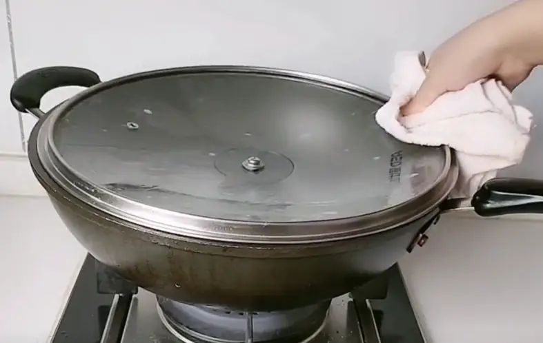 Người thông minh thường úp ngược nắp nồi thế này, 10 nhà thì 9 nhà chưa biết, hiệu quả thật bất ngờ - 3
