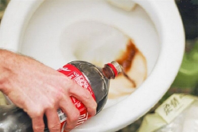 Nhỏ 2 giọt này vào bồn cầu, tác dụng rất bất ngờ, tiếc là nhiều người không biết, biết sớm đã có lợi rồi - 3