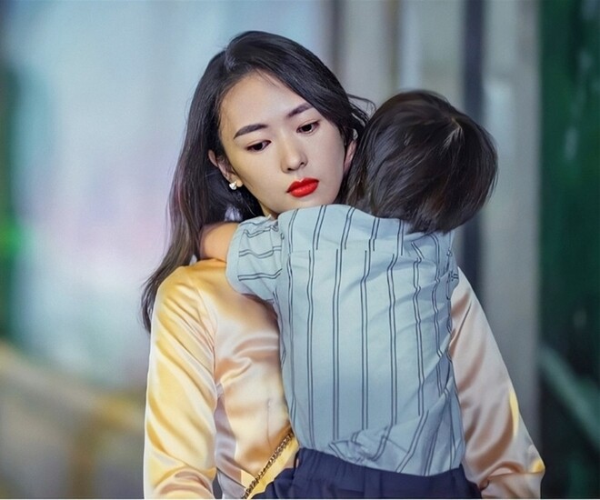 Sau ly hôn, tôi cho con về nghỉ hè với ông bà nội, lúc đón lên thấy thứ trong balo mà bàng hoàng - 1