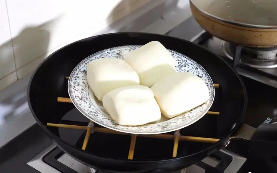 Tại sao nên đặt một đôi đũa trong bồn cầu? Đây là lý do - 4