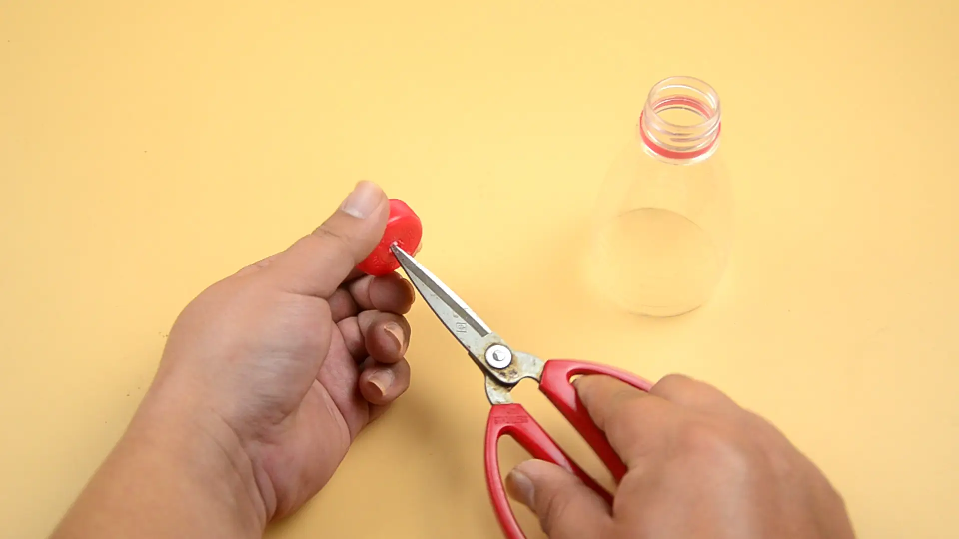 Tại sao nên đặt một đôi đũa trong bồn cầu? Đây là lý do - 2