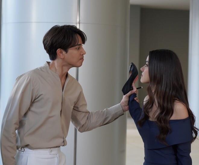 Tìm chồng cũ xin tái hôn vì con, tôi bật khóc khi thấy mặt cô dâu trong ảnh cưới treo trên tường nhà anh - 1