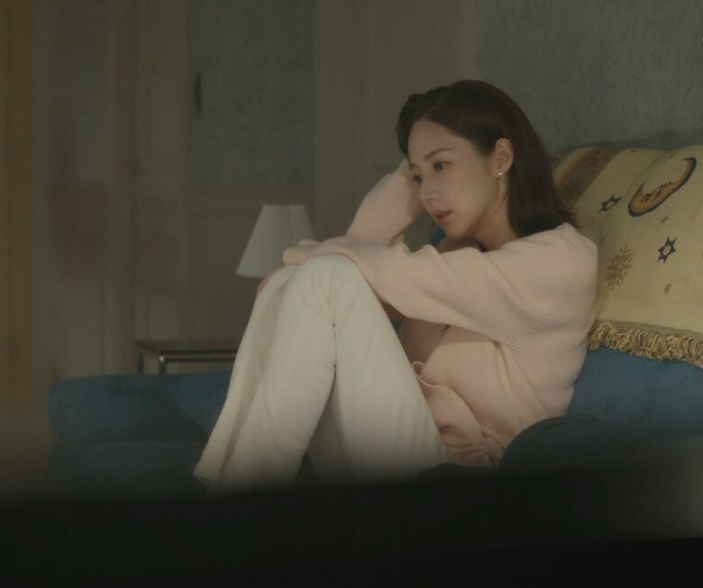 Uống say rồi trót lên giường với chồng cũ, sáng hôm sau nhìn thứ đặt đầu giường mà tôi sững sờ - 2