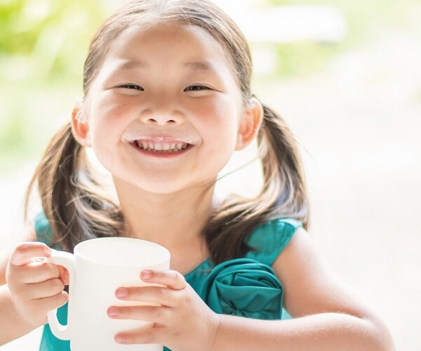 5 việc mẹ nên làm mỗi sáng để con tràn năng lượng đến lớp - 1
