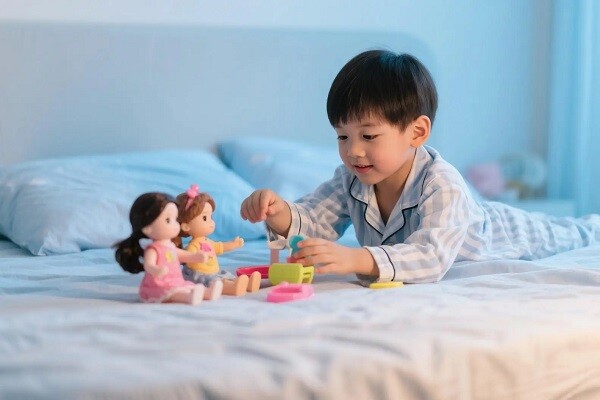 Trẻ có IQ cao thích làm 3 hành động &#34;khác người&#34; sau khi thức dậy - 3