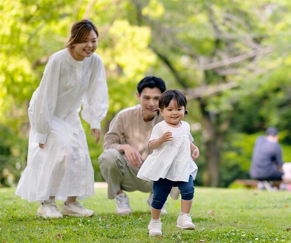 Bố mẹ càng chi nhiều tiền cho con, trẻ càng khó hạnh phúc? Câu trả lời thật đau lòng - 1