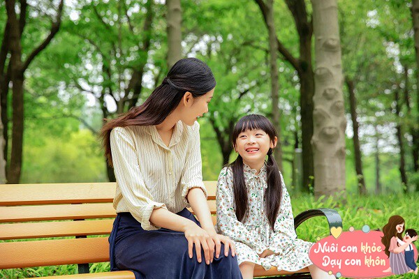 Bố mẹ biết trò chuyện là phong thủy tốt nhất cho con, có 4 lời này hãy thường xuyên nói - 3