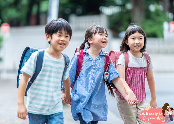 Hộp sữa nhỏ trong ba lô, &#34;đòn bẩy&#34; giúp con &#34;cân&#34; cả ngày học tập. - 3