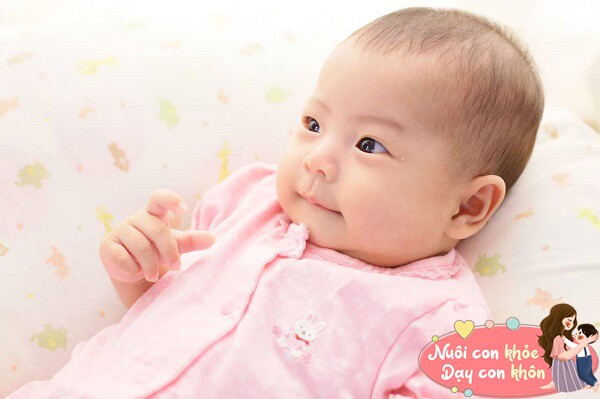 Khoảng cách lớn giữa trẻ khóc và cười khi thức dậy, nhất là số 3 thấy rõ khác biệt về EQ - 6