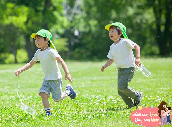 Bố mẹ bình thường dạy con giỏi giang nhờ làm 3 điều này hàng ngày - 3