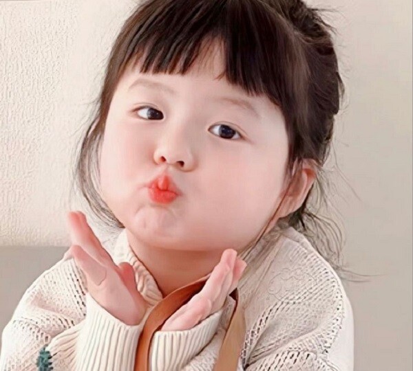 Em bé lớn lên xinh đẹp, ai nhìn cũng yêu thương nhờ mẹ biết làm sớm 3 điều này - 6
