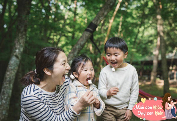Bất hạnh của một gia đình không phải là thiếu tiền, mà là 3 điều bố mẹ thích làm - 3