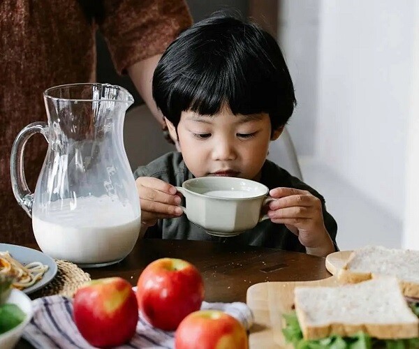 Bé trai càng thông minh càng khó nuôi? Chuyên gia nói có 3 cách dạy con trai thành tài - 1