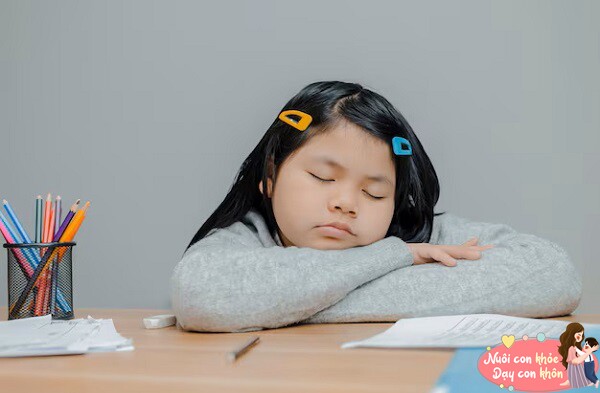 Trẻ xinh đẹp lúc nhỏ nhưng &#34;vỡ nét&#34; khi lớn lên: Bác sĩ nói bố mẹ đã nuôi dạy sai cách - 10