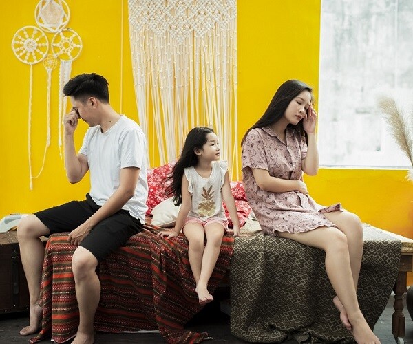 Bố mẹ EQ thấp tranh cãi, la hét với người khác, bố mẹ EQ cao làm điều này để dạy con giỏi - 1